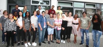 Interkulturelle Pflege-Azubis machen Alltag bunt