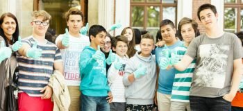 Netzfundstück: Superhands nimmt pflegende Teenager an die Hand