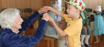 Musikprojekt: Wenn Junge die Alten zum Tanzen bringen